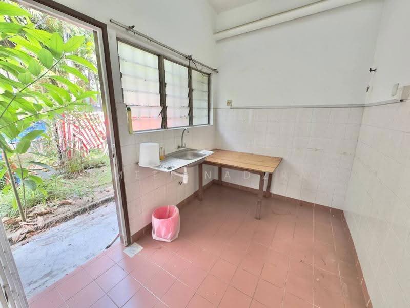 Rumah Teres 2.5-Tingkat untuk Dijual di Taman Putra Permai (Seri Kembangan) - Ammeer Nadzrai - Kitchen - PropertyGuru.com.my