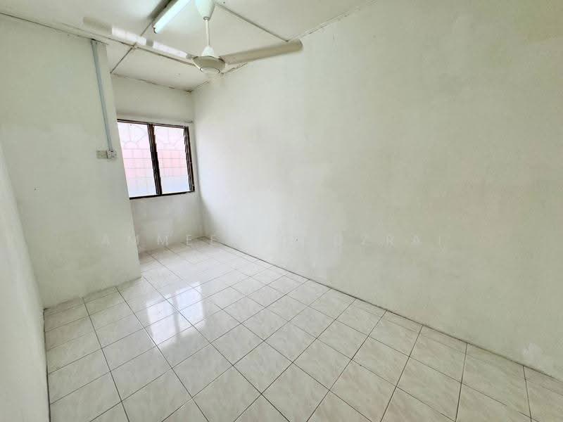 Rumah Teres 2-Tingkat untuk Dijual di Taman Pinggiran Putra (Seri Kembangan) - Ammeer Nadzrai - Interior - PropertyGuru.com.my