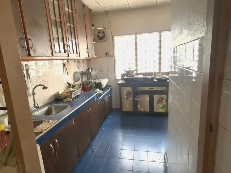 2-storey Terraced House for Sale in Taman Sungai Besi Indah (Seri Kembangan) - June Tan - Kitchen - PropertyGuru.com.my