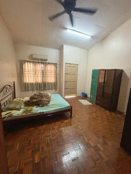 2-storey Terraced House for Sale in Taman Sungai Besi Indah (Seri Kembangan) - June Tan - Bedroom - PropertyGuru.com.my
