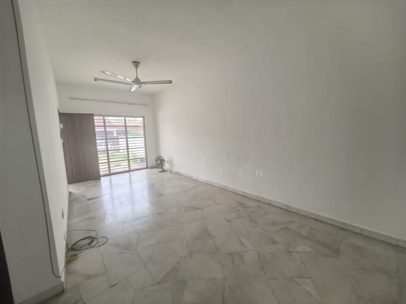1.5-storey Terraced House for Rent in Klang (Selangor) - Shue Tan - Living Room - PropertyGuru.com.my