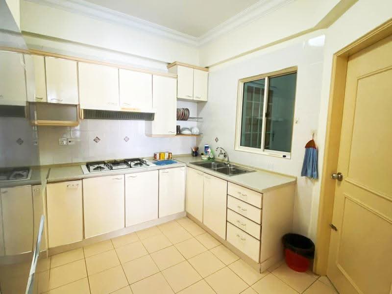 Condominium for Rent at Gold Coast Resort Condominium - Bosco Teoh - Kitchen - PropertyGuru.com.my