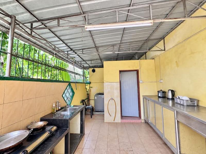 2-storey Terraced House for Sale in Taman Bukit Tiram (Ulu Tiram) - Sufi Norman - Kitchen - PropertyGuru.com.my