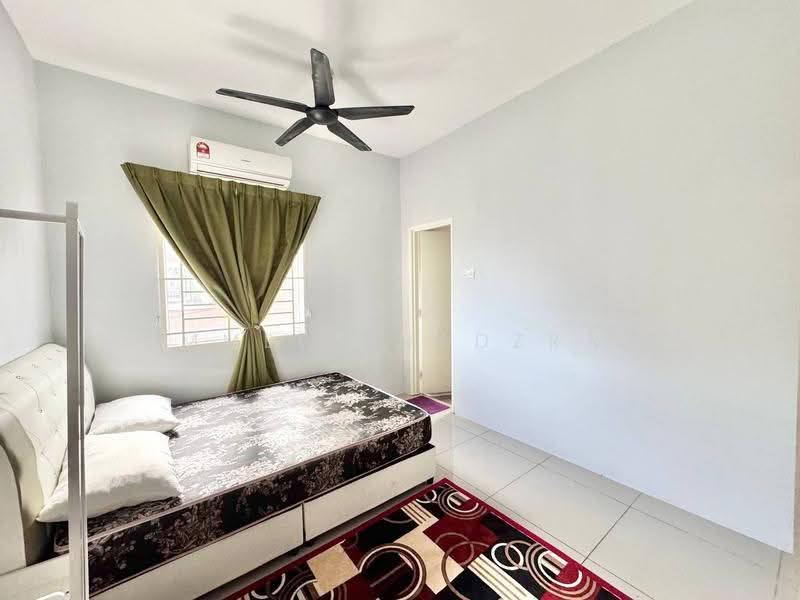 Semi-Detached House for Sale in Taman Desiran Bayu (Puchong) - Ammeer Nadzrai - Bedroom - PropertyGuru.com.my
