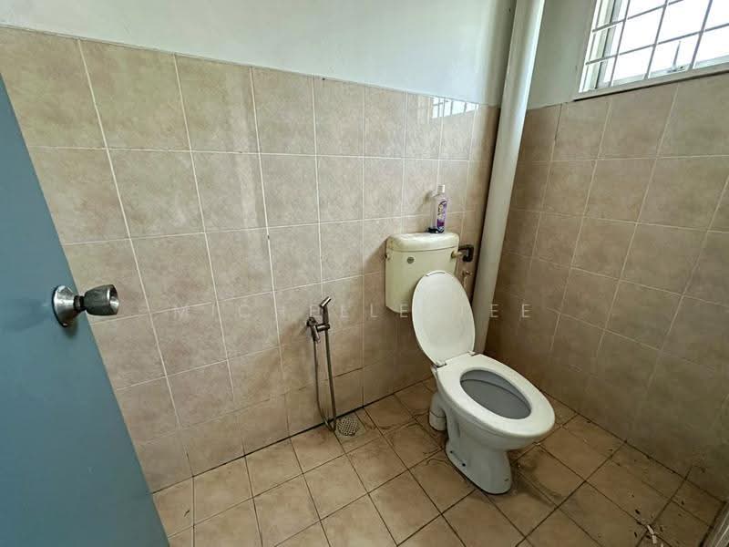 Kedai / Pejabat untuk Disewa di Klang (Selangor) - Michelle Tee - Bathroom - PropertyGuru.com.my