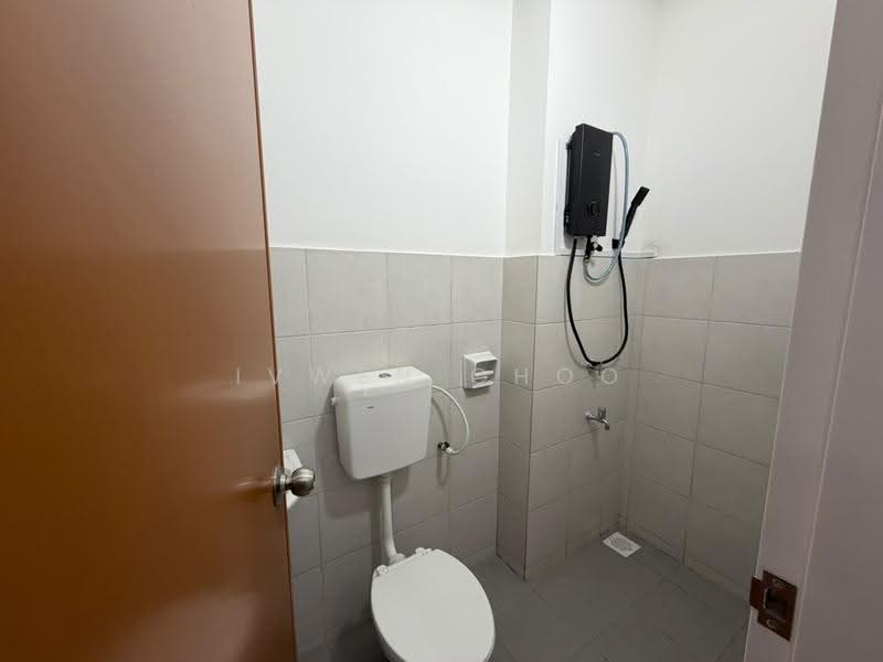 Rumah Bandar untuk Disewa di Bandar Putra Kulai (Kulai) - Ivwen Choo - Bathroom - PropertyGuru.com.my