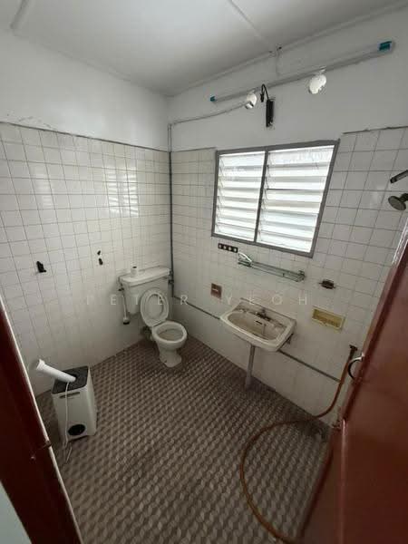 Commercial Semi-D for Rent in Air Hitam (Penang) - Peter Yeoh - Bathroom - PropertyGuru.com.my