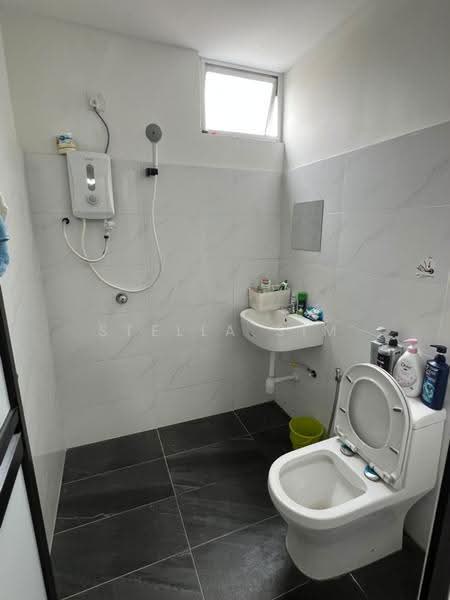 Semi-Detached House for Rent in Kampung Bahru (Johor Bahru) - Stella Sim - Bathroom - PropertyGuru.com.my