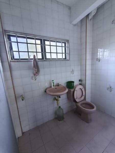 Rumah Berkembar untuk Dijual di Taman Intan (Klang) - Tan FT - Bathroom - PropertyGuru.com.my