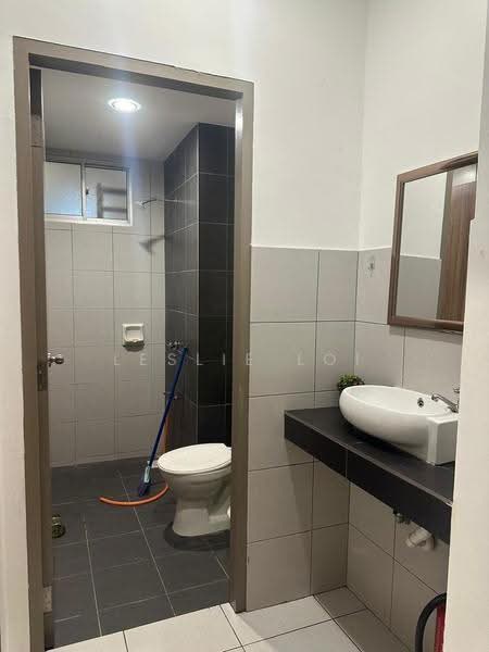 Apartment for Sale at Stutong Heights 3 - Leslie Loi - Bathroom - PropertyGuru.com.my