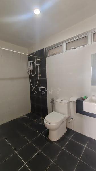 Apartment for Rent at Idaman Residence - Allen Wong - Bathroom - PropertyGuru.com.my