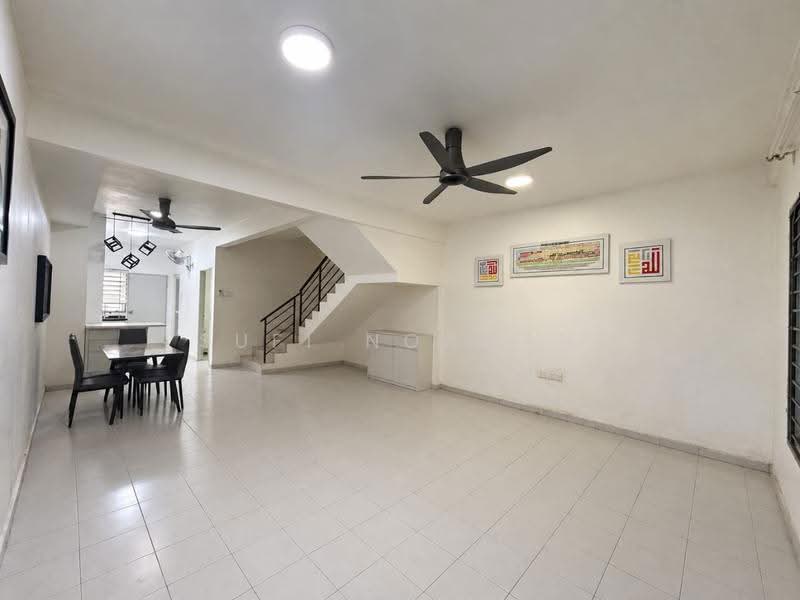 Rumah Teres 2-Tingkat untuk Dijual di Taman Scientex Pasir Gudang (Pasir Gudang) - Sufi Norman - Living Room - PropertyGuru.com.my