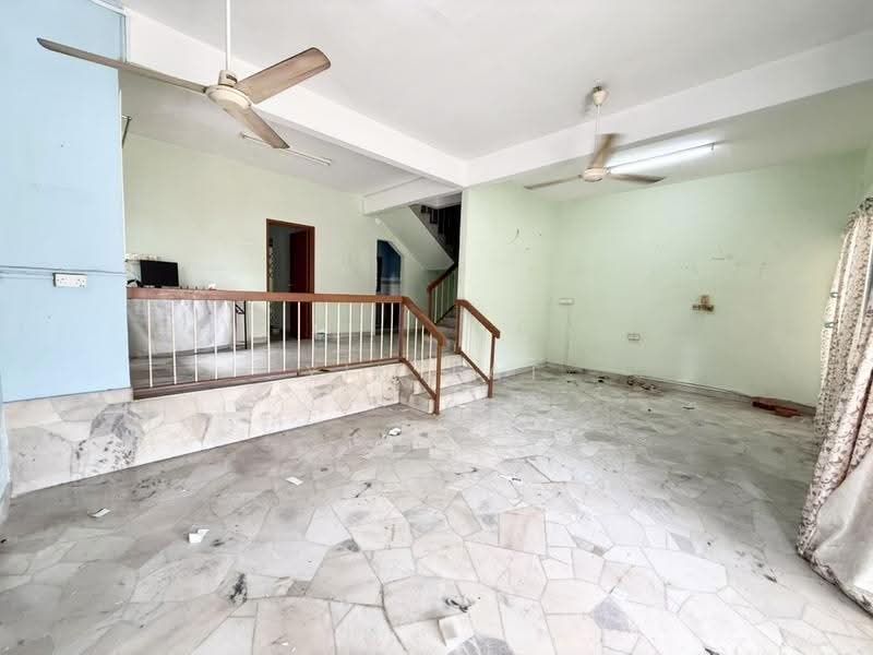 Semi-Detached House for Sale in Taman Majidee (Johor Bahru) - Yik Tat - PropertyGuru.com.my