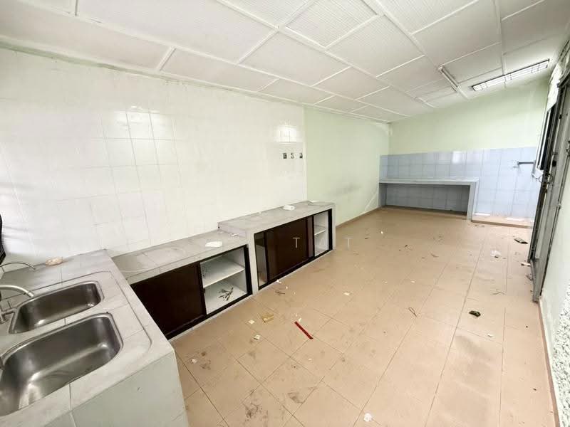 Semi-Detached House for Sale in Taman Majidee (Johor Bahru) - Yik Tat - PropertyGuru.com.my