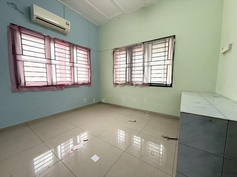 Semi-Detached House for Sale in Taman Majidee (Johor Bahru) - Yik Tat - PropertyGuru.com.my