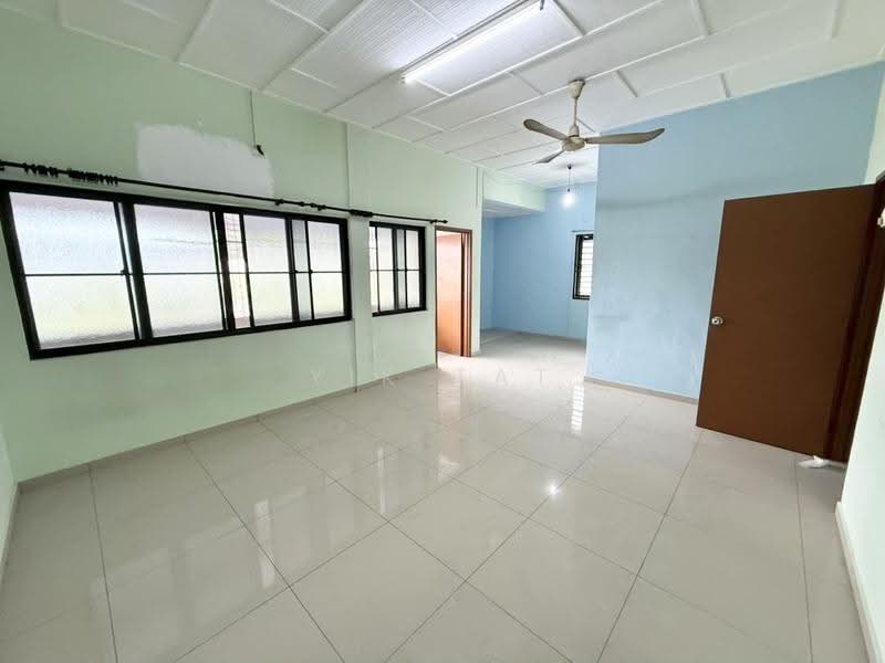 Semi-Detached House for Sale in Taman Majidee (Johor Bahru) - Yik Tat - PropertyGuru.com.my