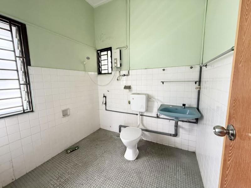 Semi-Detached House for Sale in Taman Majidee (Johor Bahru) - Yik Tat - PropertyGuru.com.my