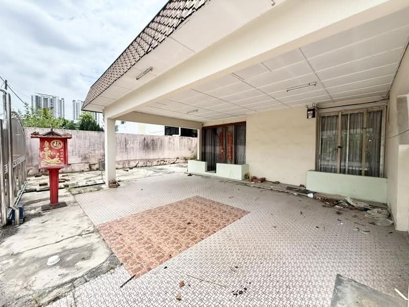 Semi-Detached House for Sale in Taman Majidee (Johor Bahru) - Yik Tat - PropertyGuru.com.my