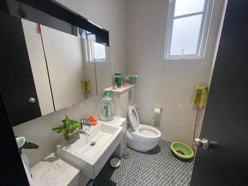Bungalow House for Sale in Jade Hills (Kajang) - Soon Sheng Law - Bathroom - PropertyGuru.com.my