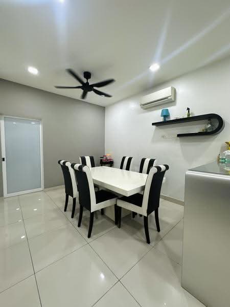 Rumah Kluster untuk Dijual di Bandar Parklands (Klang) - June Ng - Dining Room - PropertyGuru.com.my