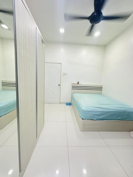 Rumah Kluster untuk Dijual di Bandar Parklands (Klang) - June Ng - Bedroom - PropertyGuru.com.my