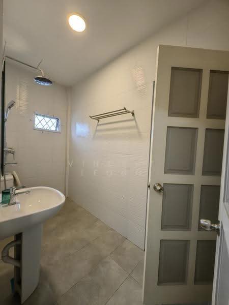 Bungalow House for Sale in Likas (Kota Kinabalu) - Vincent Leong - Bathroom - PropertyGuru.com.my