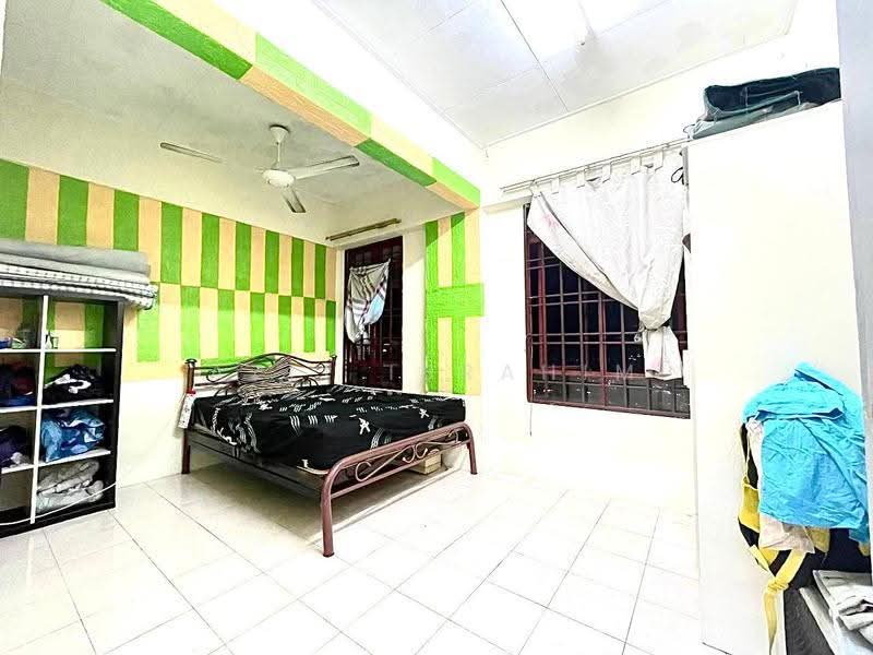 Pangsapuri untuk Dijual di Pangsapuri Permai Putera - Azli Ibrahim - Bedroom - PropertyGuru.com.my