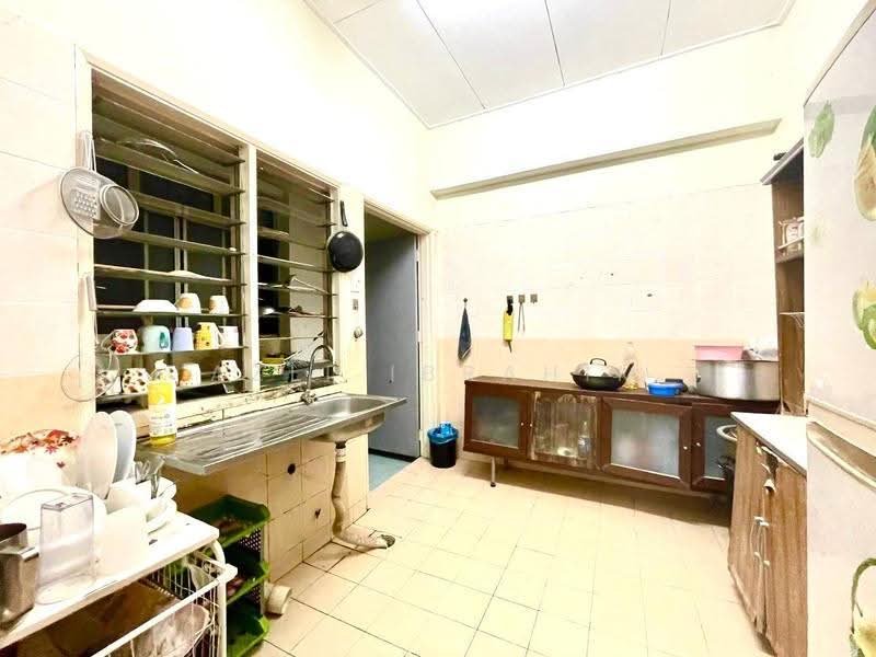 Pangsapuri untuk Dijual di Pangsapuri Permai Putera - Azli Ibrahim - Kitchen - PropertyGuru.com.my
