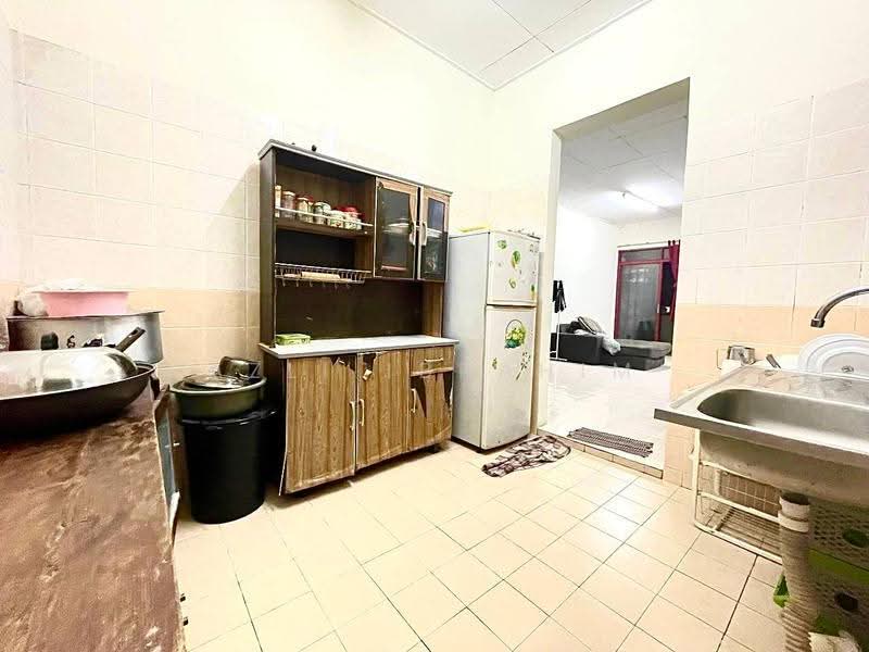 Pangsapuri untuk Dijual di Pangsapuri Permai Putera - Azli Ibrahim - Kitchen - PropertyGuru.com.my