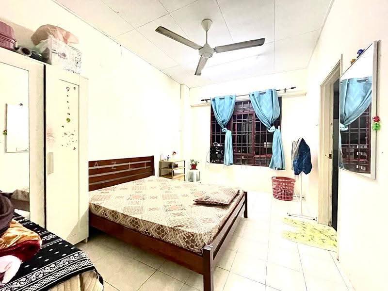 Pangsapuri untuk Dijual di Pangsapuri Permai Putera - Azli Ibrahim - Bedroom - PropertyGuru.com.my
