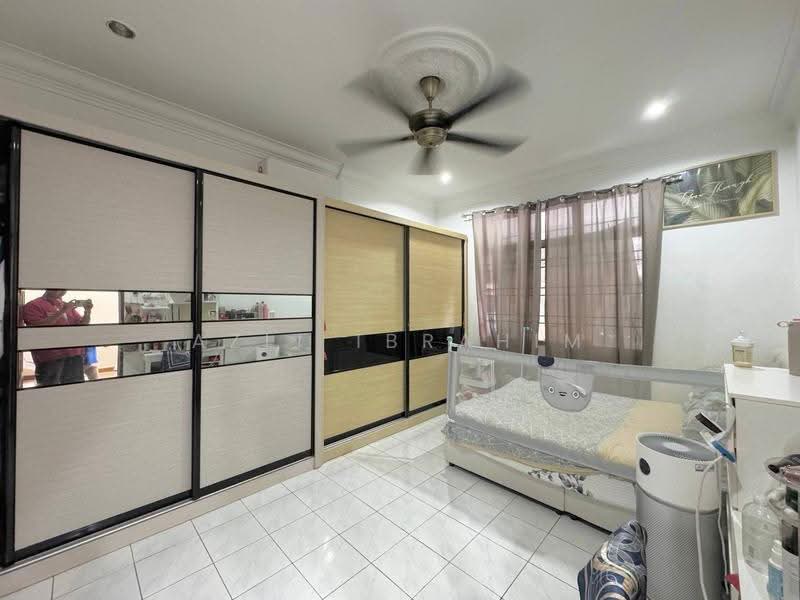 1-storey Terraced House for Sale in Bandar Rinching Seksyen 2 (Semenyih) - Azli Ibrahim - Bedroom - PropertyGuru.com.my