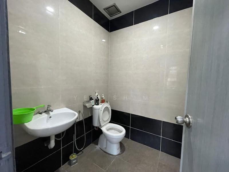2-storey Terraced House for Sale in Taman Petaling (Kepong) - Yen Shim - Bathroom - PropertyGuru.com.my