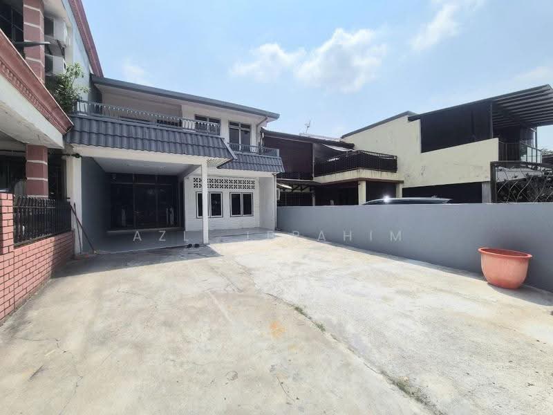 Rumah Teres 2-Tingkat untuk Dijual di Seksyen 10 (Shah Alam) - Azli Ibrahim - Exterior - PropertyGuru.com.my