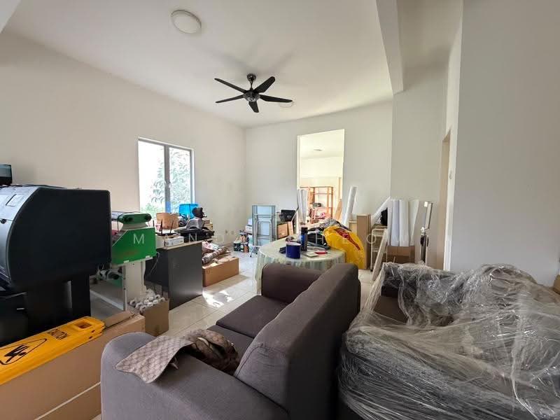 Rumah Berkembar untuk Dijual di Kota Emerald (Rawang) - Mandy Cheow - Living Room - PropertyGuru.com.my