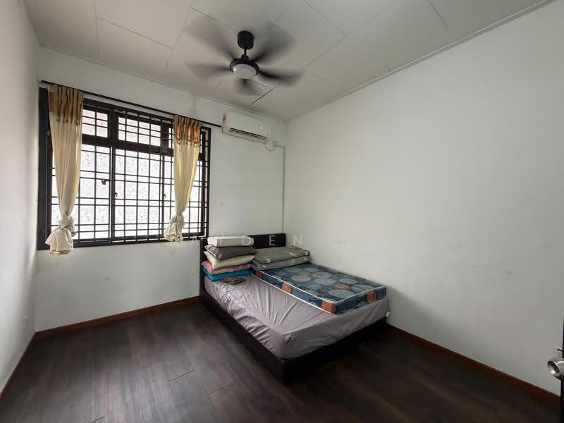 Rumah Teres 2-Tingkat untuk Dijual di Taman Jaya Mas (Skudai) - Jayden Ng - Bedroom - PropertyGuru.com.my