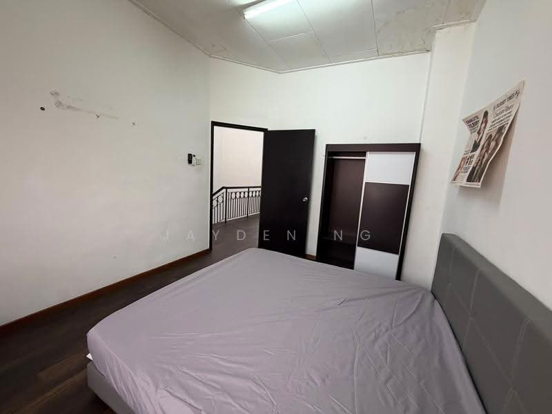 Rumah Teres 2-Tingkat untuk Dijual di Taman Jaya Mas (Skudai) - Jayden Ng - Bedroom - PropertyGuru.com.my