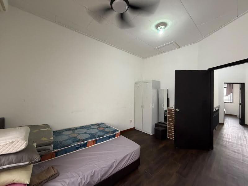 Rumah Teres 2-Tingkat untuk Dijual di Taman Jaya Mas (Skudai) - Jayden Ng - Bedroom - PropertyGuru.com.my