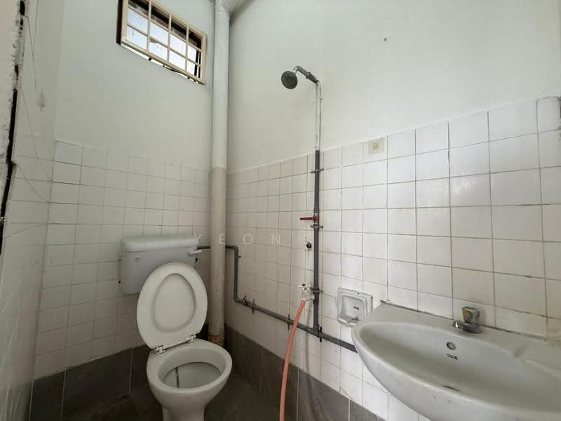 Apartment for Sale at Kenari Court - Yeong . - Bathroom - PropertyGuru.com.my