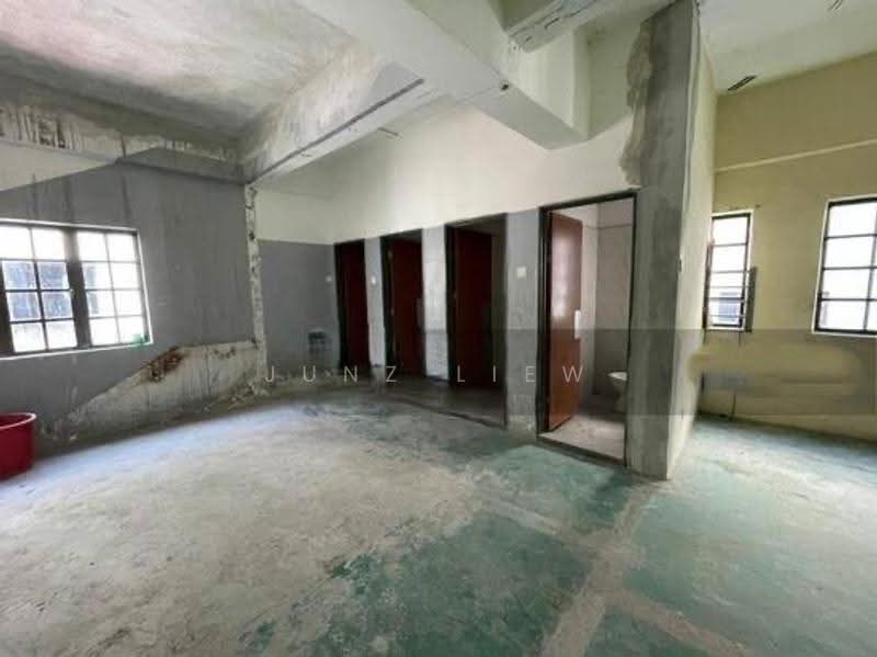 Shop for Sale in Bandar Indahpura (Kulai) - Junz Liew - Interior - PropertyGuru.com.my