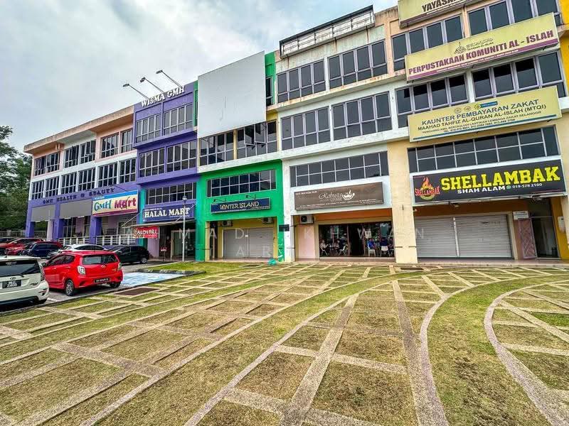 Pejabat Runcit untuk Dijual di Shah Alam (Selangor) - Ahmad Ikhwan Arif - Exterior - PropertyGuru.com.my