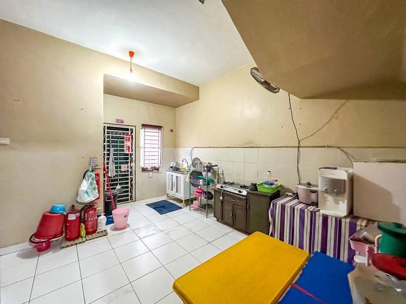 2-storey Terraced House for Sale in Semenyih Parklands (Beranang) - Ahmad Ikhwan Arif - Kitchen - PropertyGuru.com.my