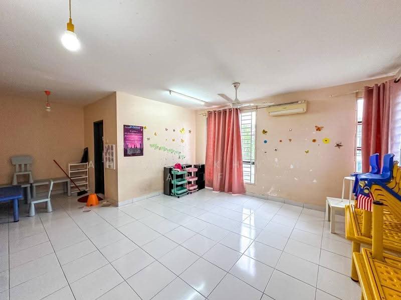 2-storey Terraced House for Sale in Semenyih Parklands (Beranang) - Ahmad Ikhwan Arif - Living Room - PropertyGuru.com.my