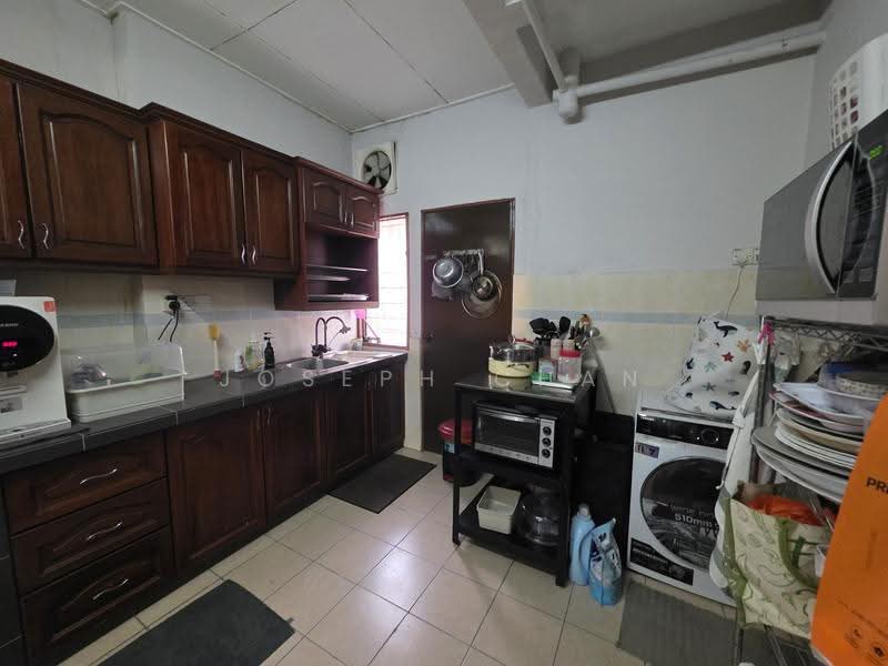 2-storey Terraced House for Sale in Seksyen 7 (Shah Alam) - Joseph Chan - Kitchen - PropertyGuru.com.my