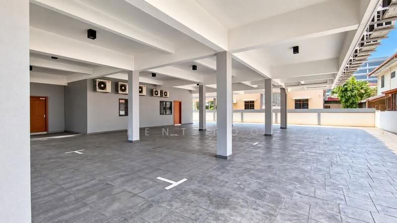 Commercial Bungalow for Sale in Medan Tambun (Ipoh) - Kent Foo - PropertyGuru.com.my