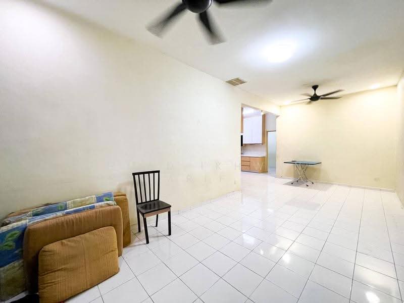 Rumah Bandar untuk Dijual di Taman Tasik Puchong (Puchong) - Ahmad Ikhwan Arif - Living Room - PropertyGuru.com.my