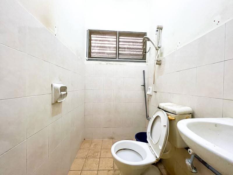 Rumah Bandar untuk Dijual di Taman Tasik Puchong (Puchong) - Ahmad Ikhwan Arif - Bathroom - PropertyGuru.com.my