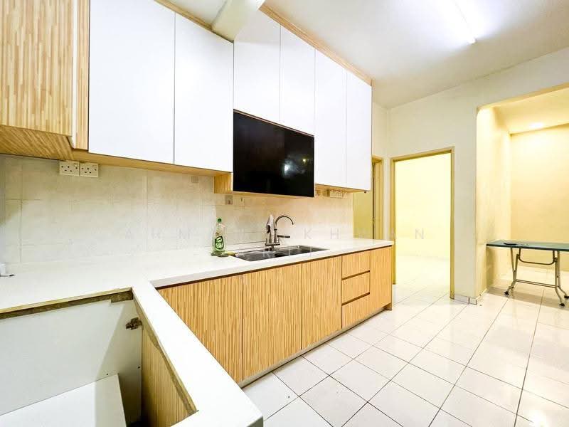 Rumah Bandar untuk Dijual di Taman Tasik Puchong (Puchong) - Ahmad Ikhwan Arif - Kitchen - PropertyGuru.com.my