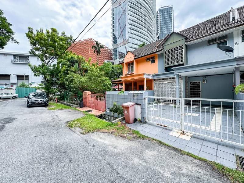 2-storey Terraced House for Sale in Petaling Jaya (Selangor) - Ahmad Ikhwan Arif - Exterior - PropertyGuru.com.my