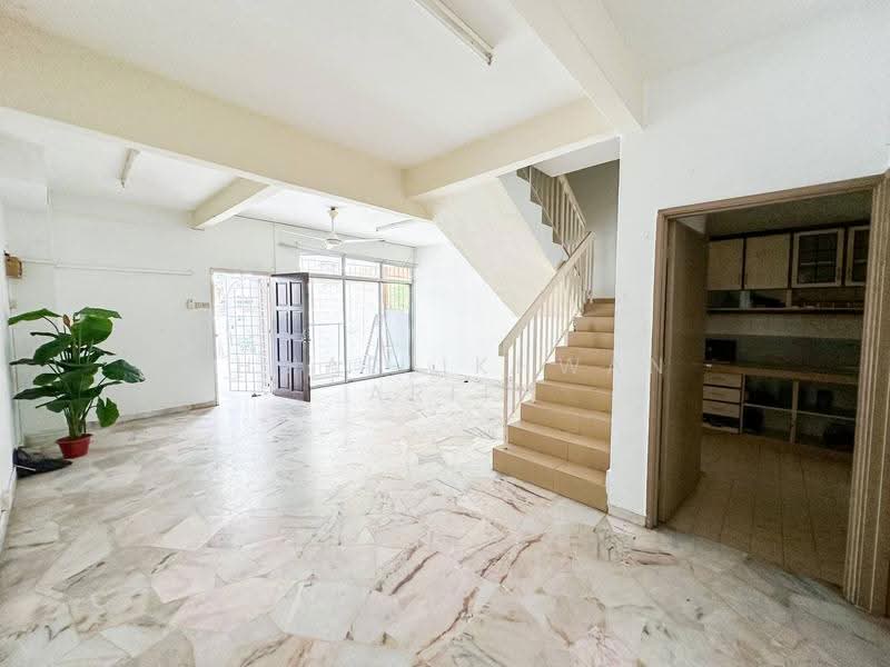 2-storey Terraced House for Sale in Petaling Jaya (Selangor) - Ahmad Ikhwan Arif - Living Room - PropertyGuru.com.my