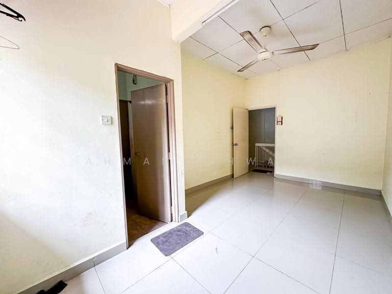 2-storey Terraced House for Sale in Petaling Jaya (Selangor) - Ahmad Ikhwan Arif - Interior - PropertyGuru.com.my